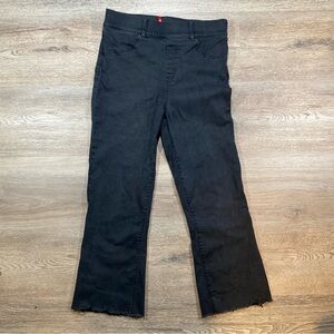 Spanx Jean Women’s Medium Black Pull On Flare Leg Crop Raw Hem Stretch 20231R